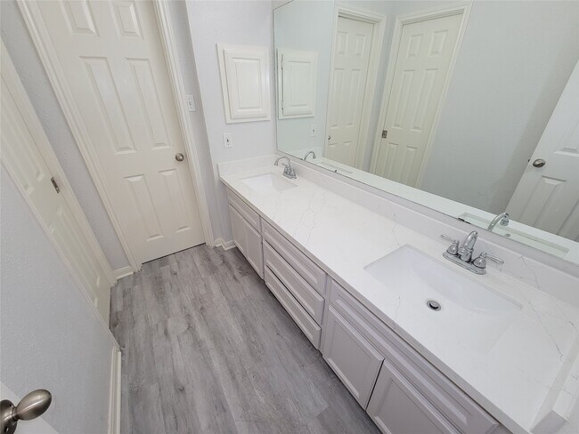 Building Photo - 3610 Honey Creek Dr