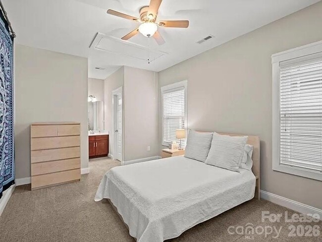 Building Photo - 20019 Lamp Lighters Way