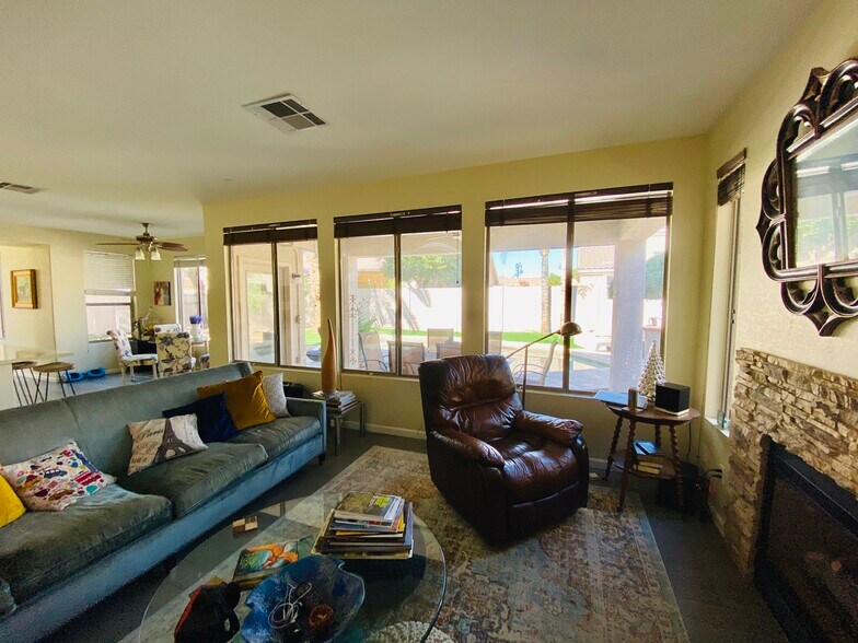 Building Photo - 6804 W Lone Cactus Dr