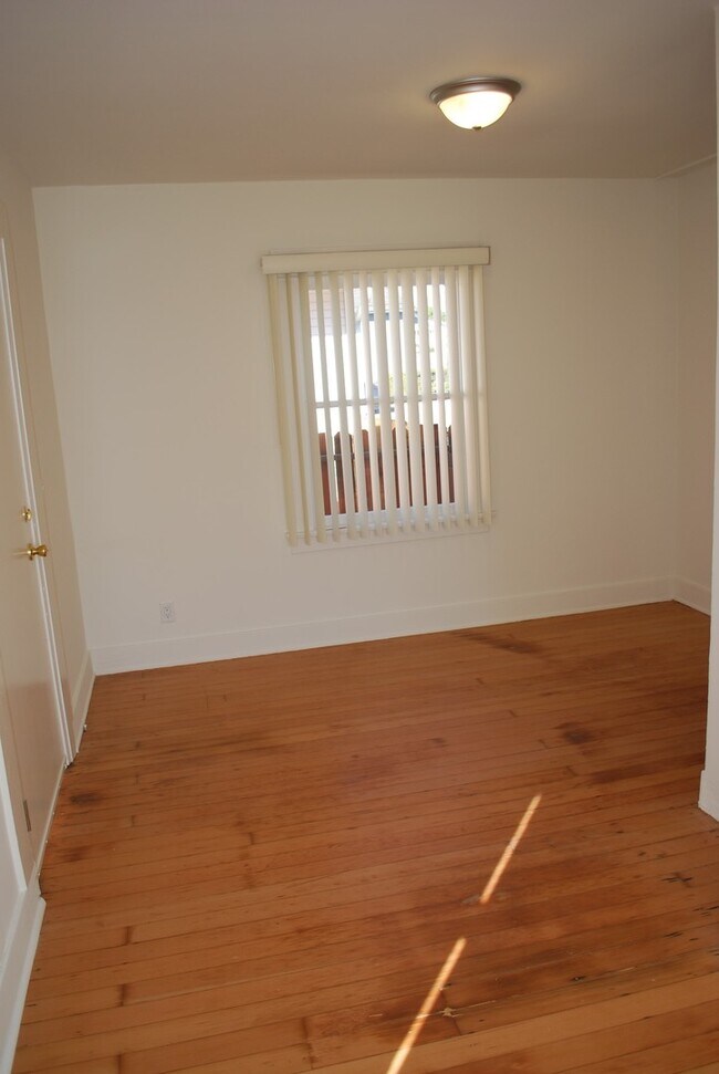 Building Photo - 793