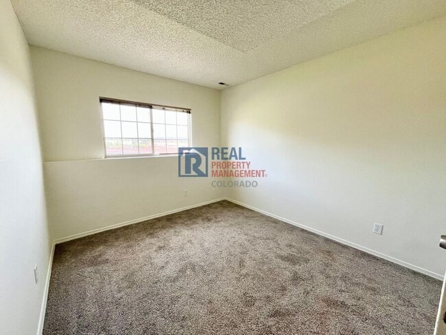 Building Photo - 6825 Overland Dr