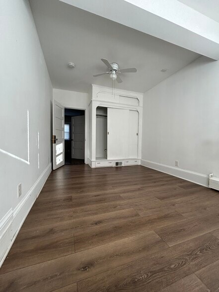 Building Photo - 909 Centre St