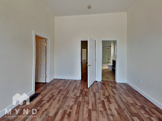 Building Photo - 1064 30th St