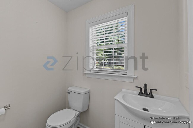 Building Photo - 8730 Fieldgate Dr