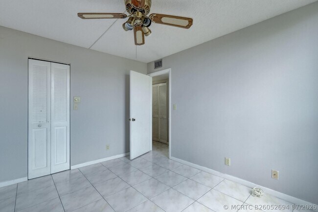 Building Photo - 6751 N University Dr
