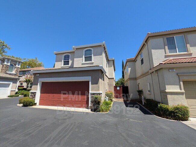 Building Photo - 564 Primitivo Ct