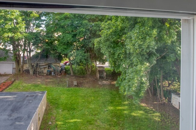 Building Photo - 325 Chestnut St