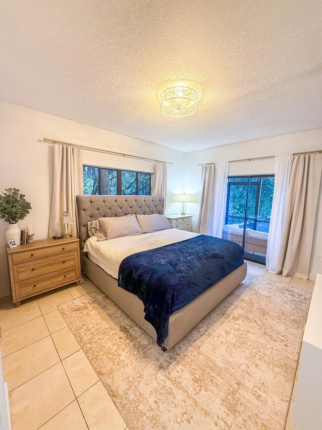 Building Photo - 2445 SW 18th Terrace