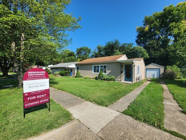 Building Photo - Charming Large 3 Bedroom Home in a Great N...