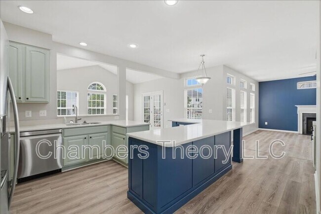 Building Photo - 42211 Marcy Way