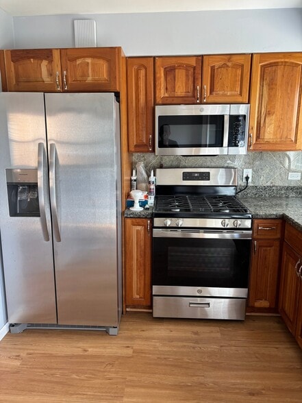 Building Photo - 6736 N Kimball Ave