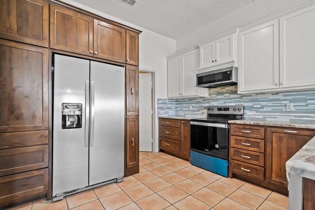 Building Photo - Beautiful 4-Bedroom Home in Parks of Deer Creek – Ready Now!