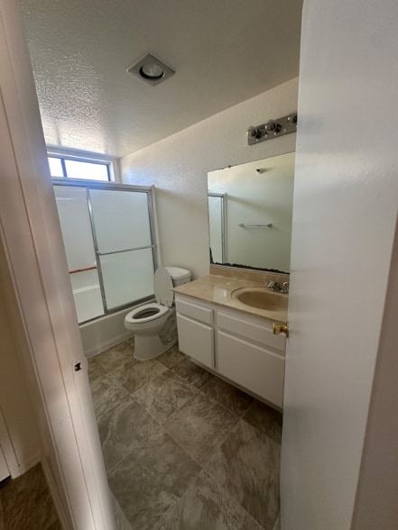 Building Photo - 13606 Cerise Ave
