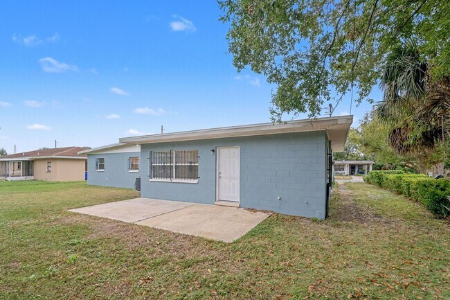 Building Photo - Move in ready!