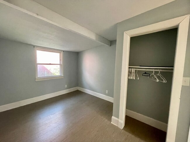 Building Photo - Beautiful Renovated 3 Bed 2 Bath Close to Downtown and UK