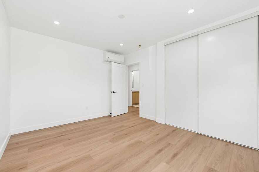 Building Photo - 2819 Sycamore Ave