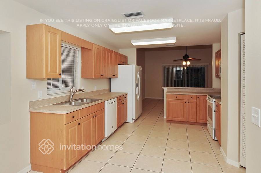 Building Photo - 317 Sand Ridge Dr