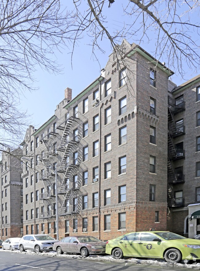 Building Photo - 32-42 33rd Street