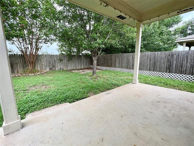 Building Photo - 1007 Barclay Dr