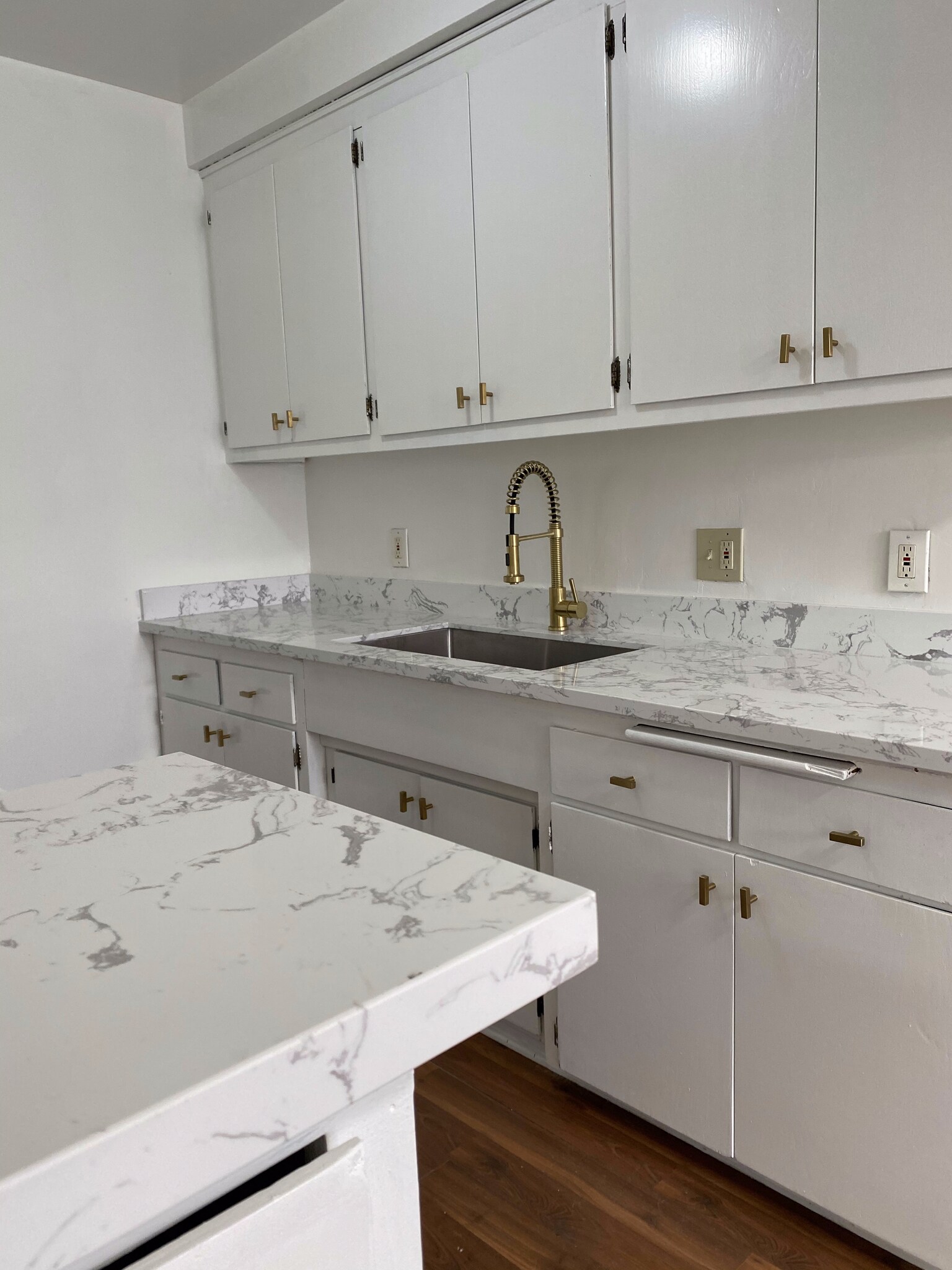 Building Photo - 911 N Harper Ave