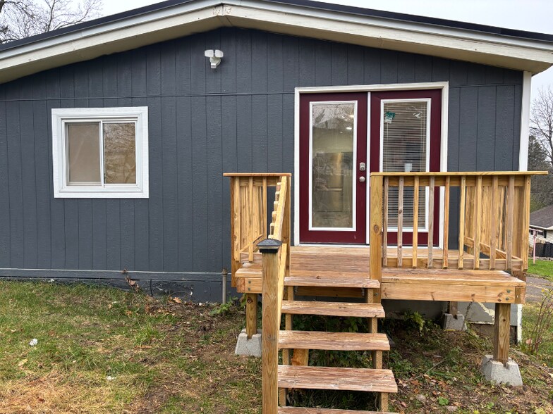 Building Photo - 602 5th St NW