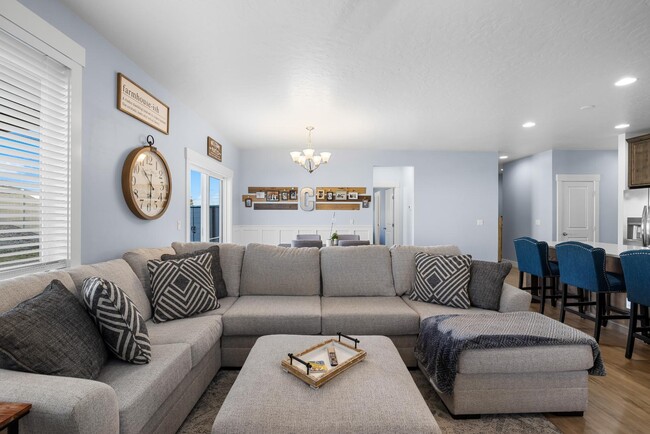 Building Photo - 9030 W Bowie St