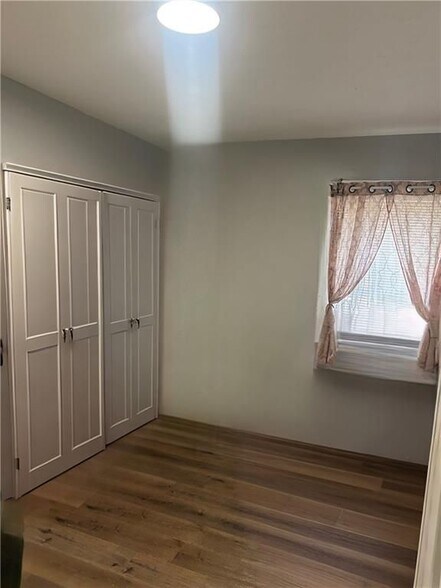 Building Photo - 194 Francis Ave