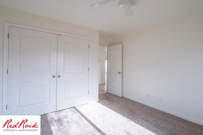 Building Photo - Inviting 3-Bedroom Home with Garage and Pr...