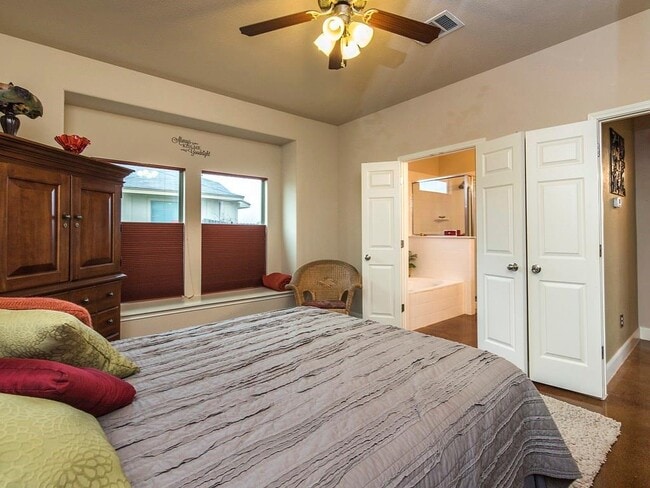 Building Photo - 1553 Twin Cove