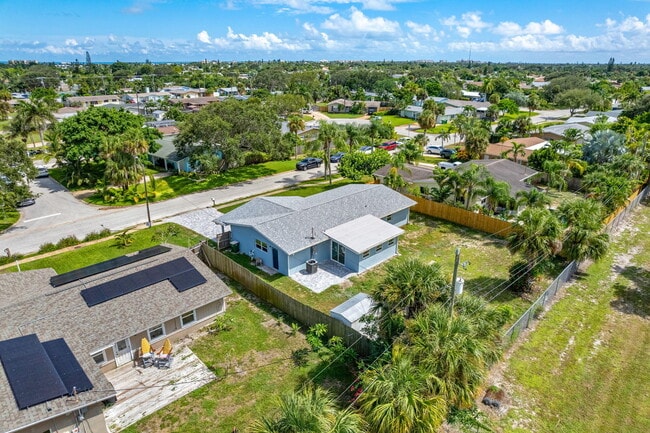 Building Photo - 406 Laurel St