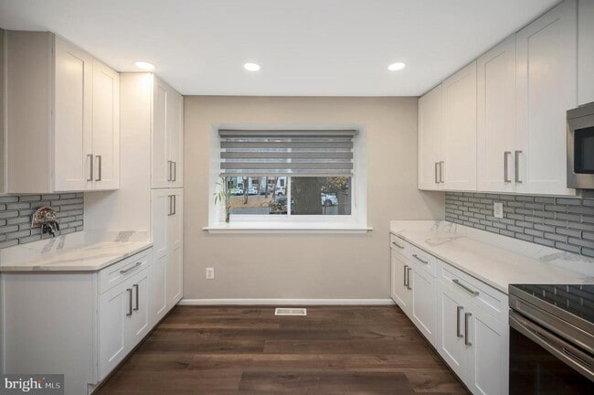 Building Photo - 2376 Generation Dr