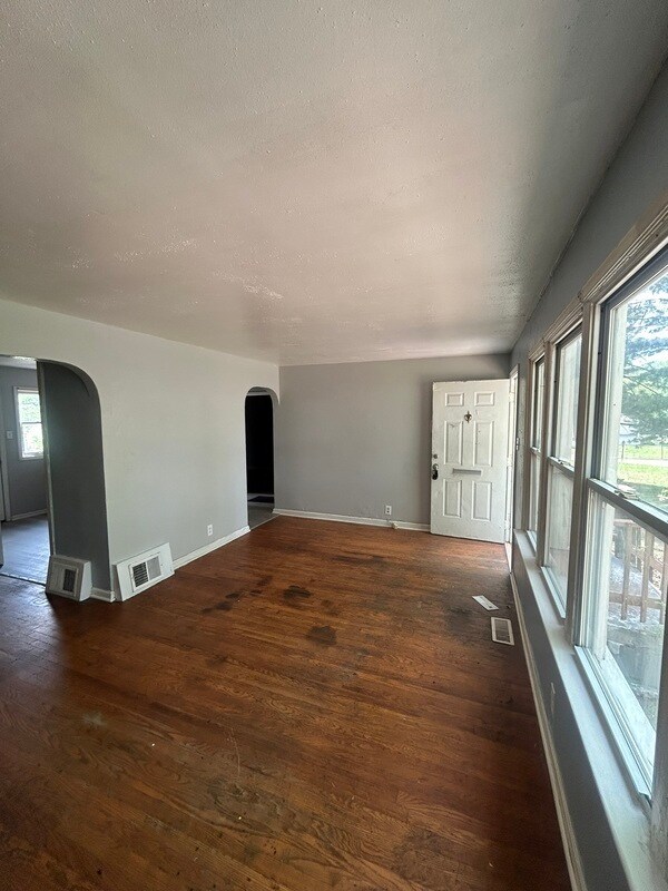 Building Photo - 7811 Alert Dr