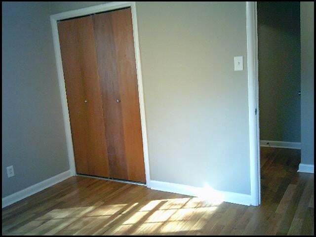 Building Photo - 303 Brookside Dr