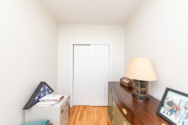 Building Photo - 2428 W Carmen Ave