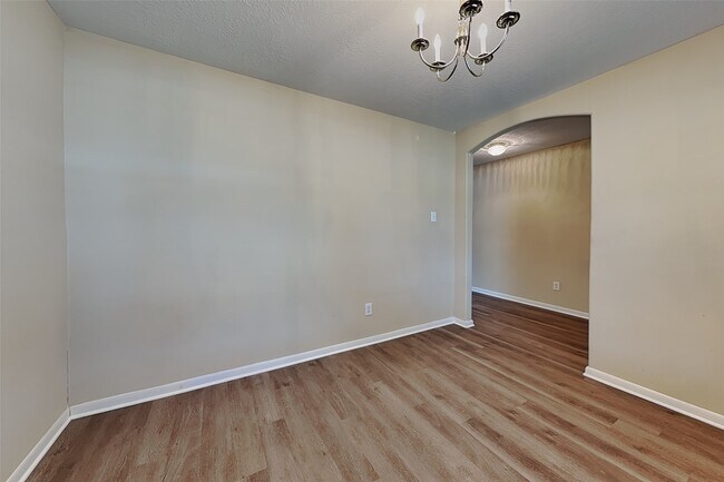 Building Photo - 6530 Portlick Dr
