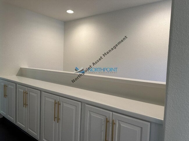 Building Photo - 4BR/3BA w/ Solar + Downstairs Bed/Bath in Whitney Oaks