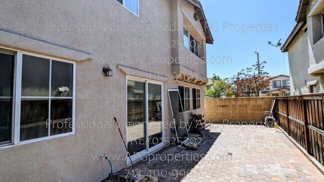 Building Photo - 2439 N Cameo Ct