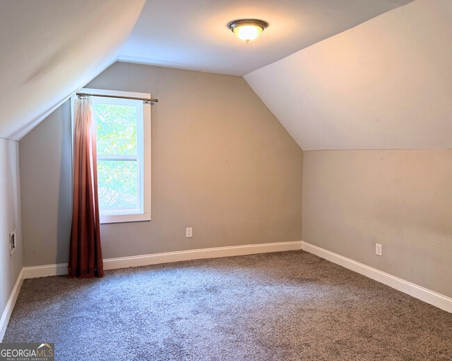 Building Photo - 2561 Sylvan Rd