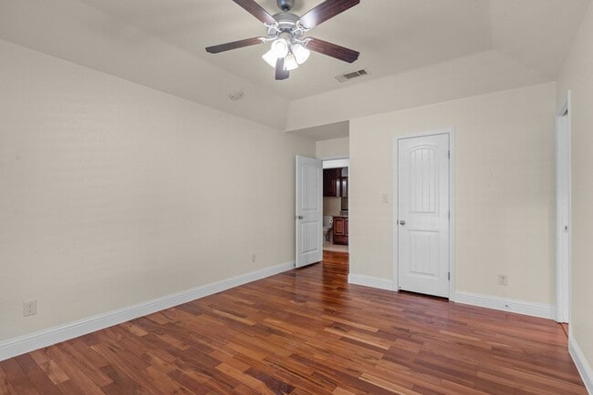 Building Photo - 2801 Savoy Pl