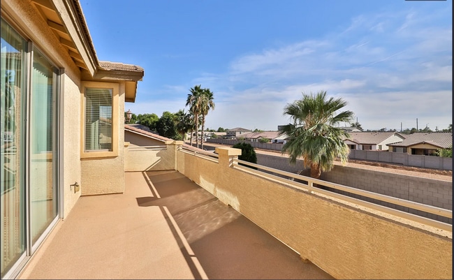 Building Photo - Spacious 6-Bedroom Home in Rovey Farm Estates