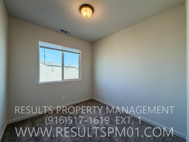 Building Photo - Stunning 4 Bedroom Home in Winding Meadow Village