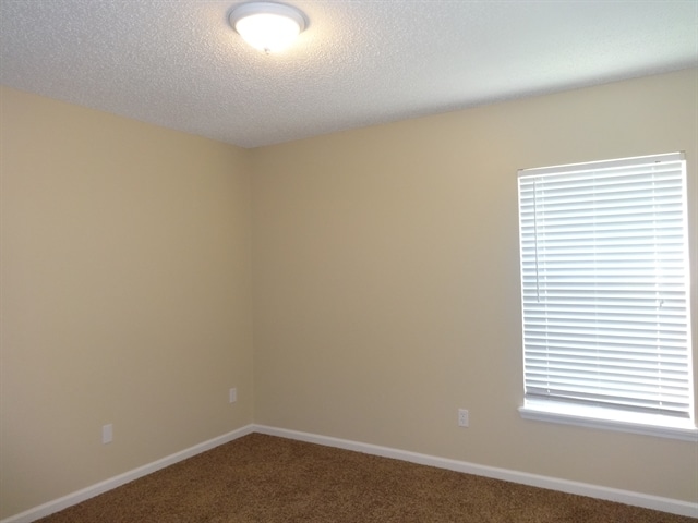 Building Photo - 6685 Southern Oaks Dr