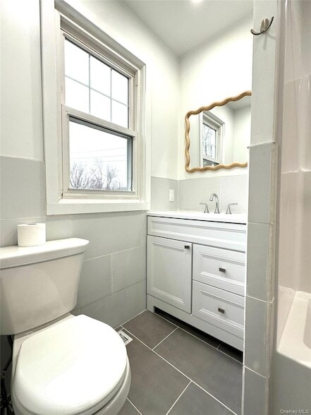 Building Photo - 37 Church St