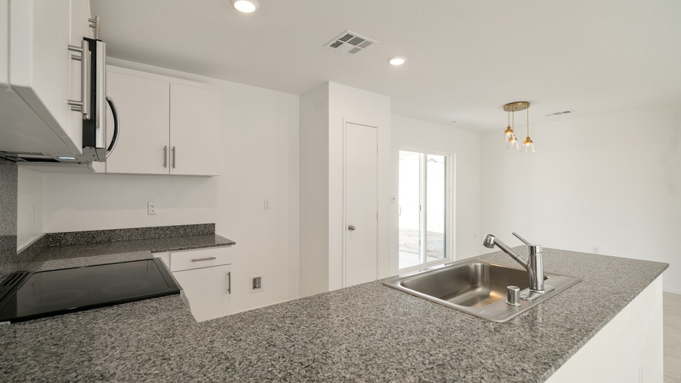 Building Photo - 11265 Skyvista Dr