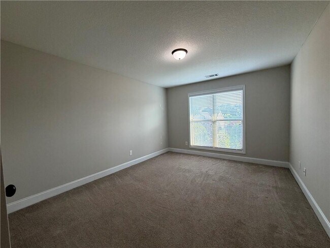 Building Photo - 700 River Mist Cir