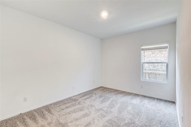 Building Photo - 1517 Brueggerhoff Rd