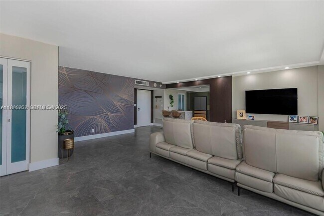 Building Photo - 3900 Galt Ocean Dr