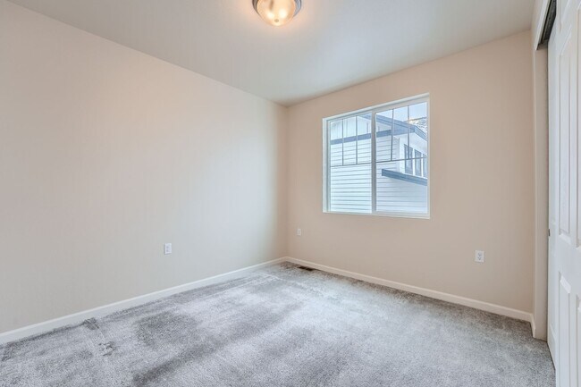 Building Photo - 1021 Turnberry Cir