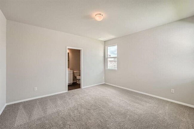 Building Photo - 141 Bluestem Dr