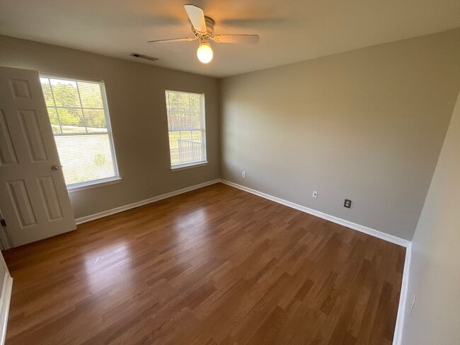 Building Photo - 309-309 Wax Rd SE